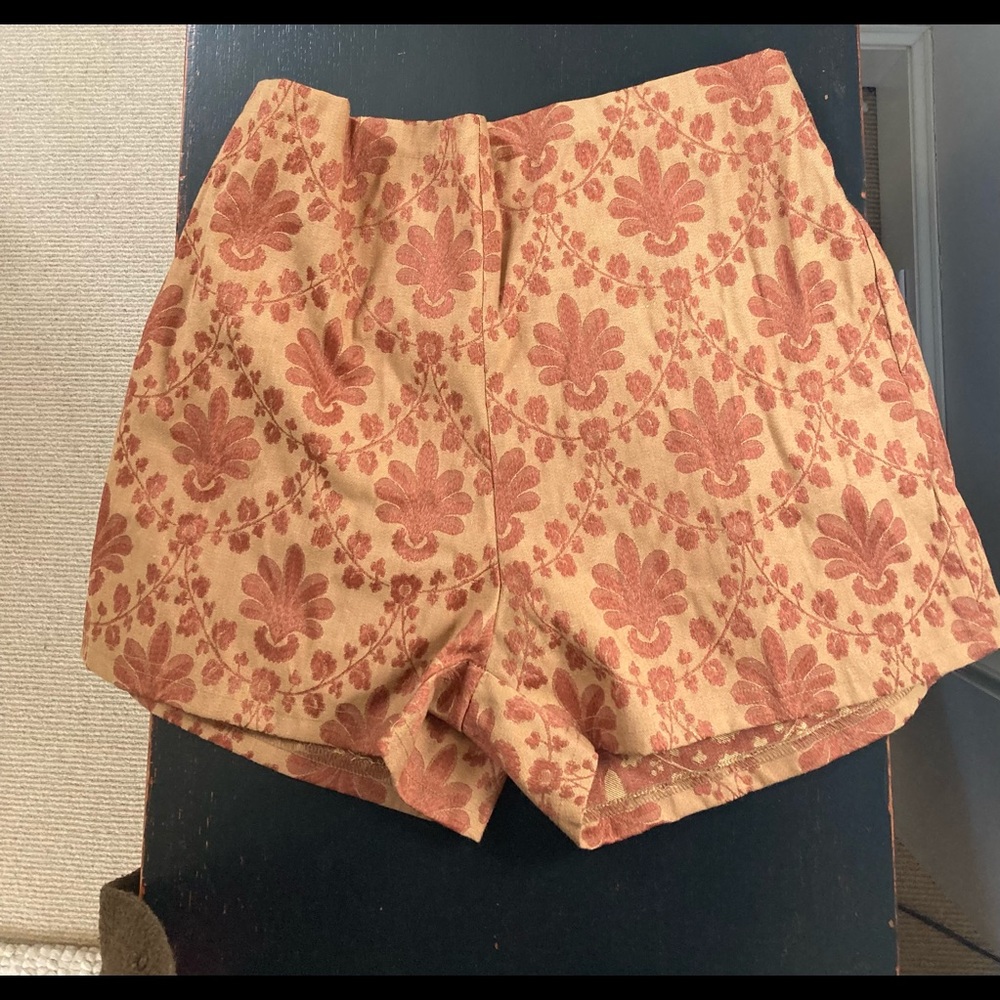 Urban renewal short high waisted shorts size L